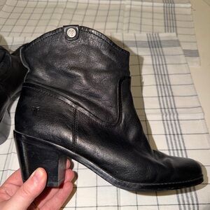 FRYE Vintage Women's Black Leather Western Ankle Booties